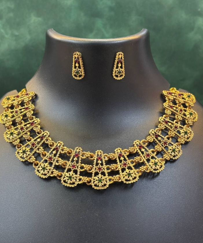 Curve Golden Necklace